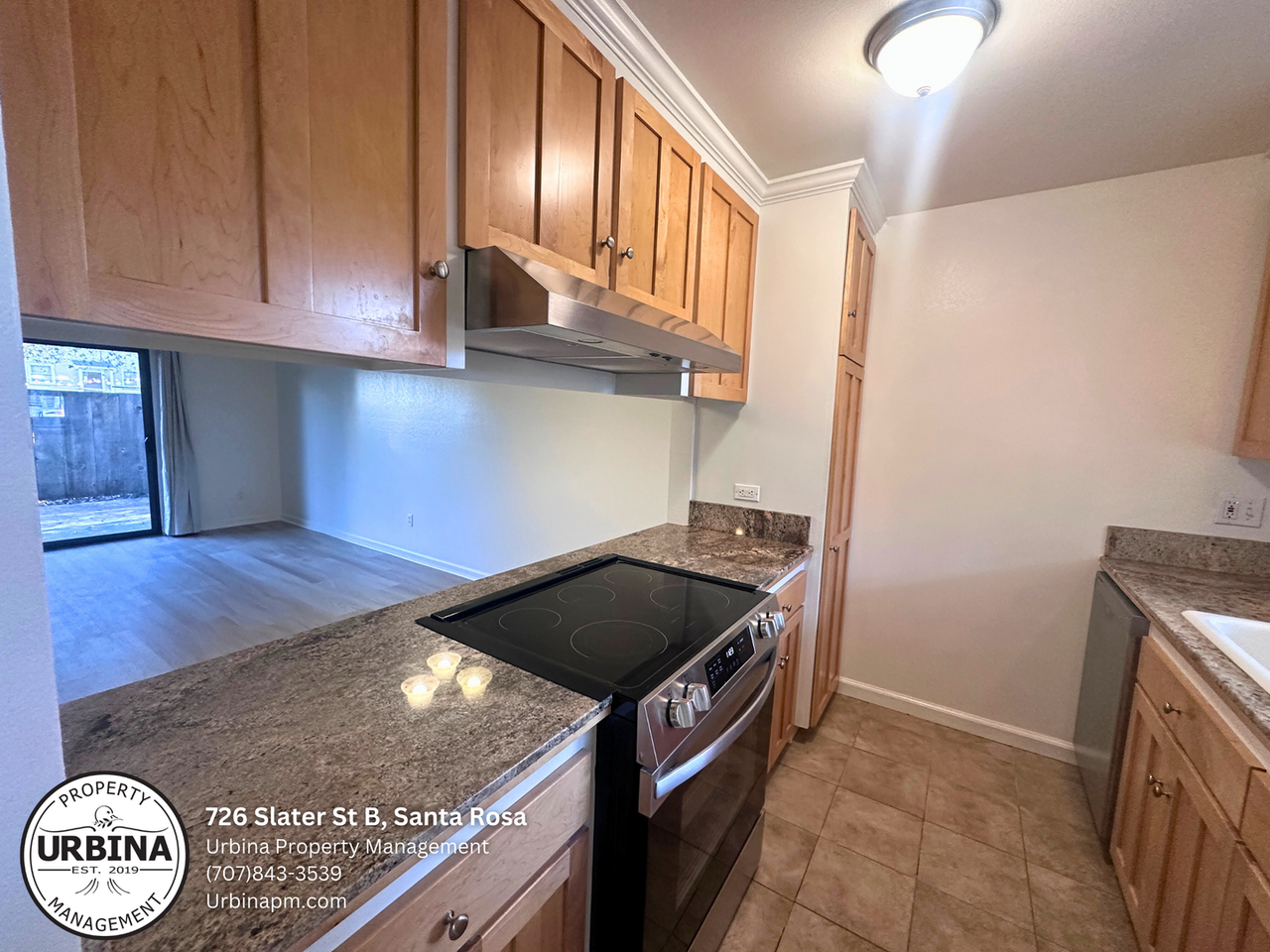 726 Slater St - Photo 3 of 12
