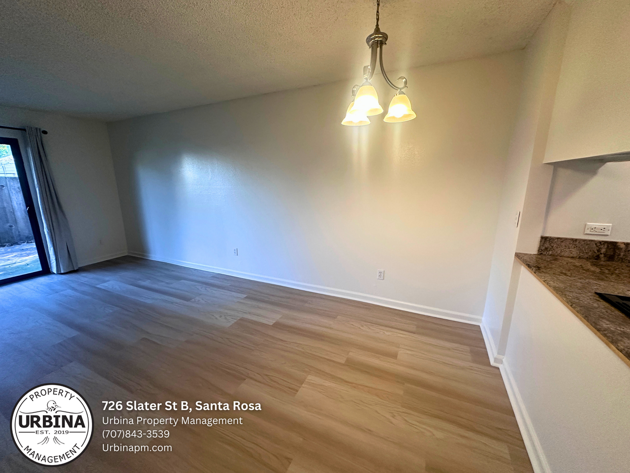 726 Slater St - Photo 4 of 12