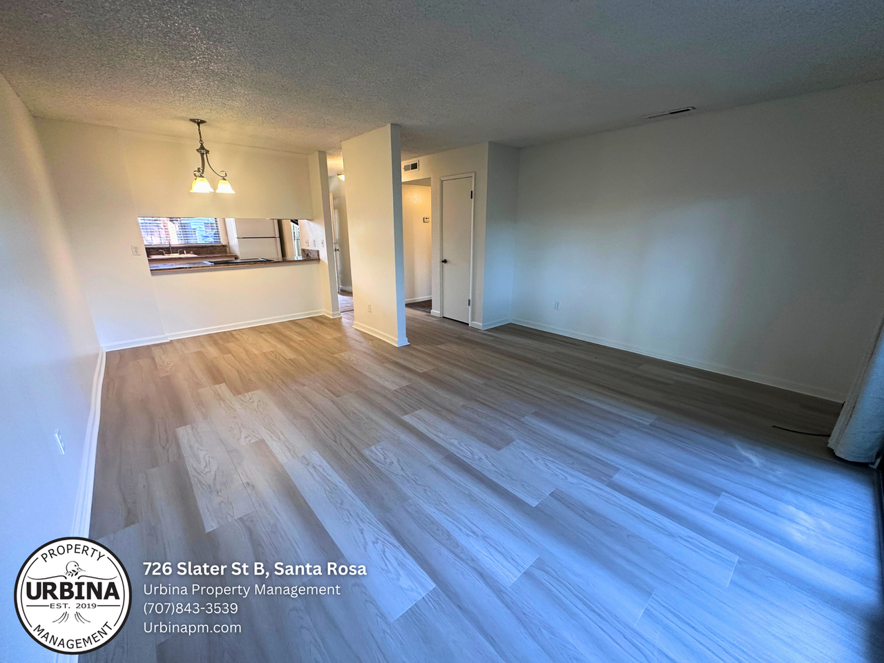 726 Slater St - Photo 5 of 12