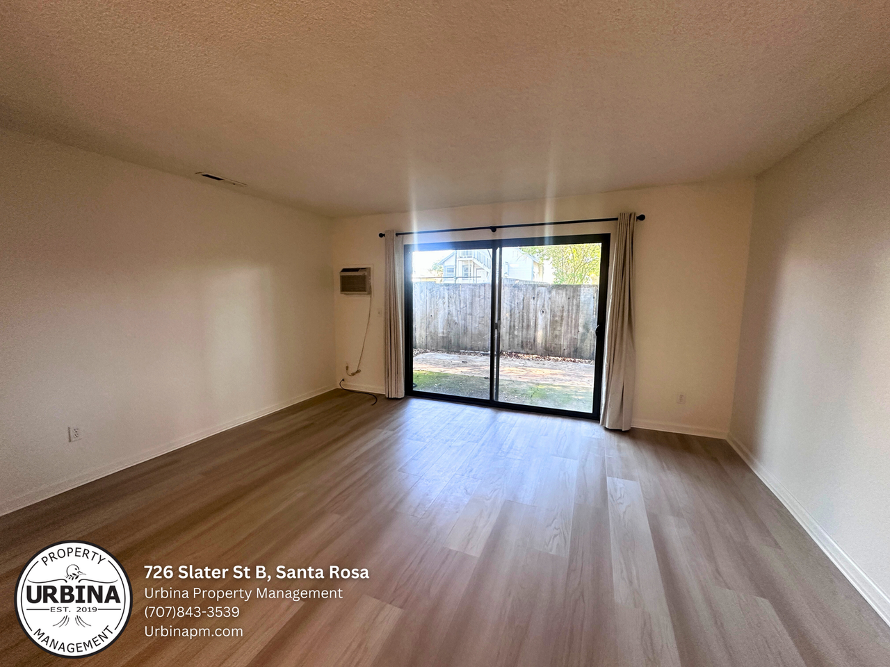 726 Slater St - Photo 6 of 12