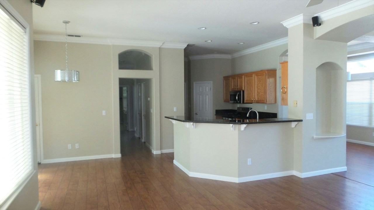 4412 Moreau Ct - Photo 3 of 12