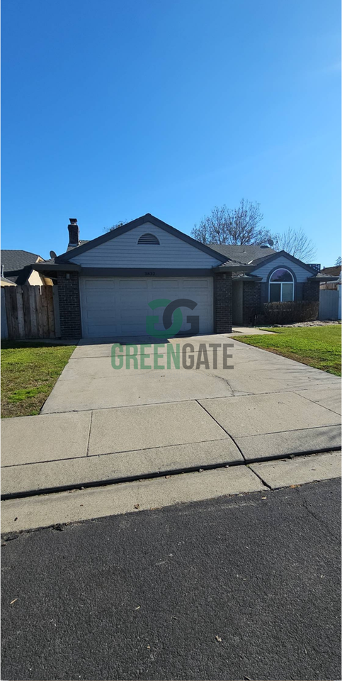 3832 Emperor Ln - Photo 3 of 50