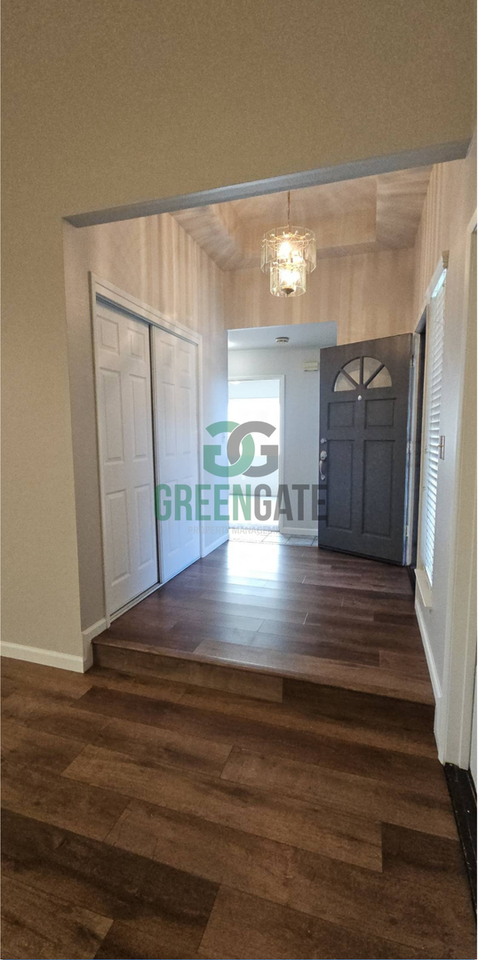 3832 Emperor Ln - Photo 6 of 50