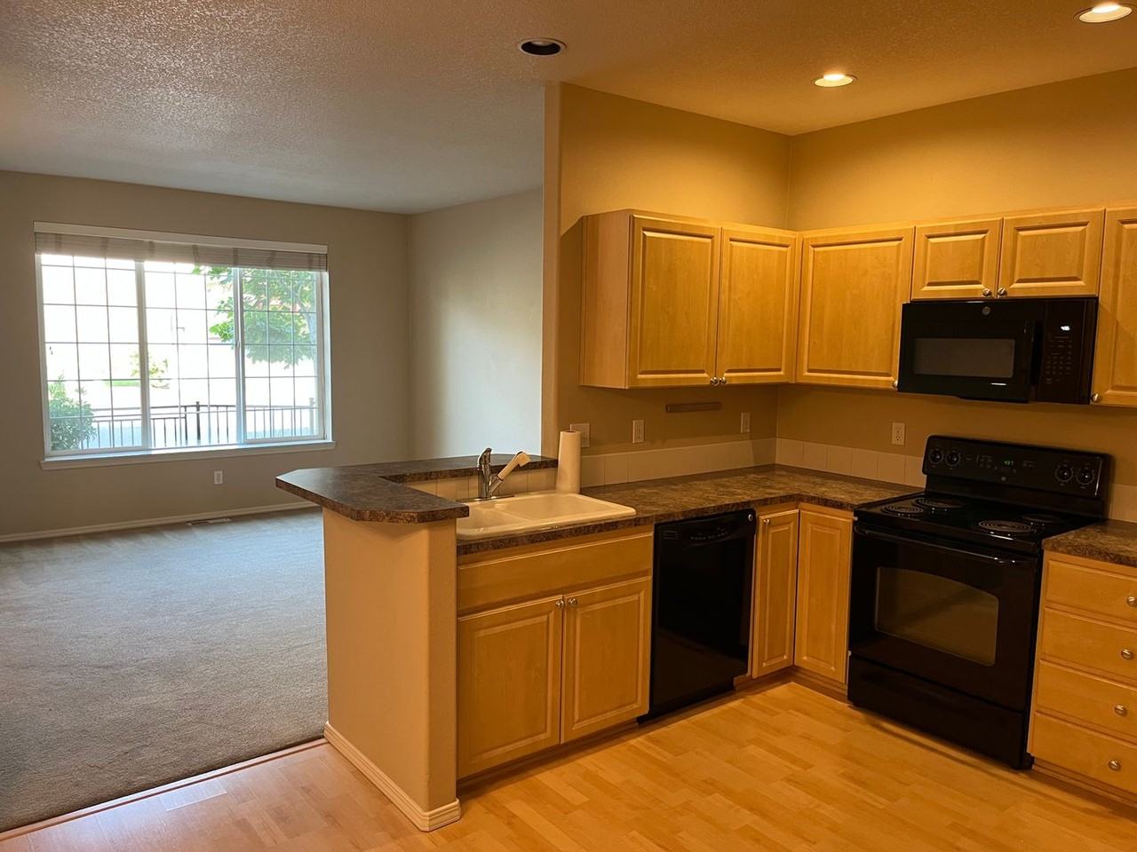 1633 Sw 171st Ter - Photo 7 of 32