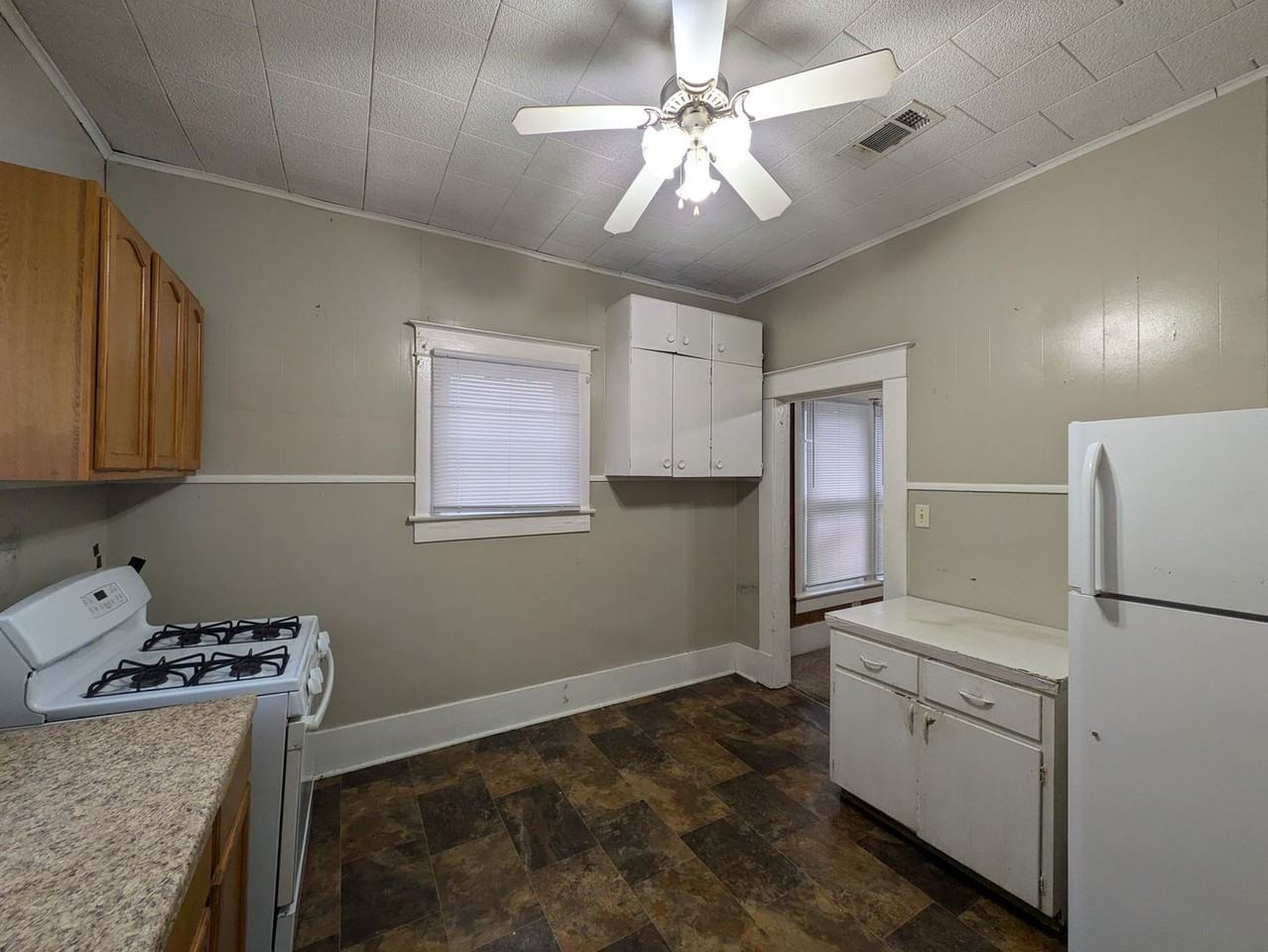 1819 10th St - Photo 6 of 15