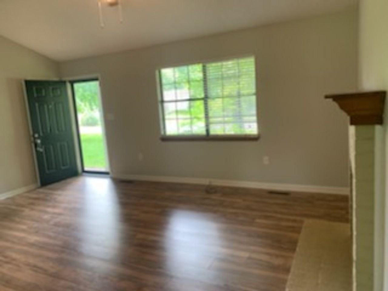 105 Gibbon Dr - Photo 3 of 16