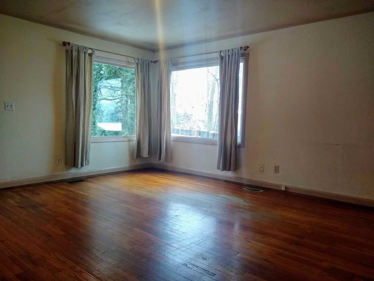 665 E Jewett Blvd - Photo 3 of 12