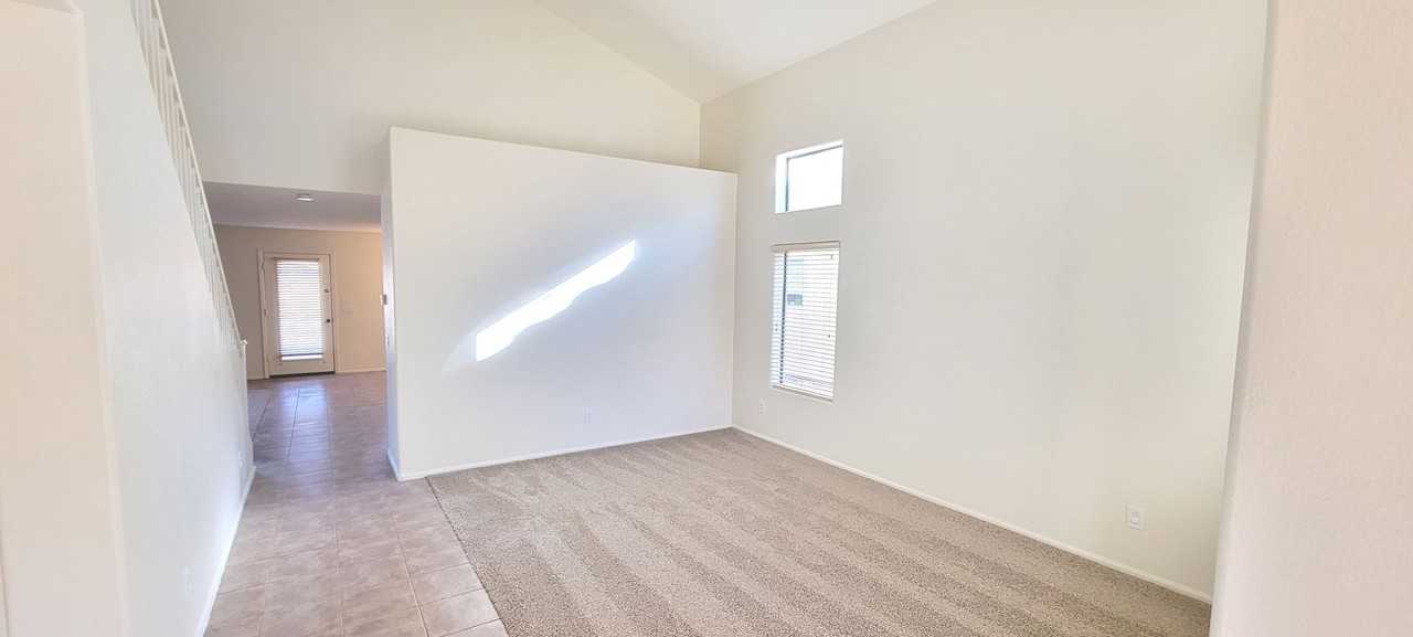 306 W Hereford Dr - Photo 2 of 29