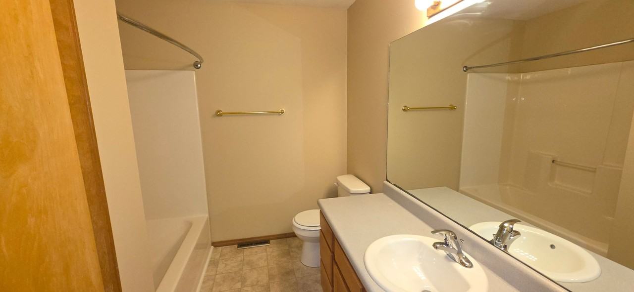 405 Spruce Ave - Photo 7 of 14