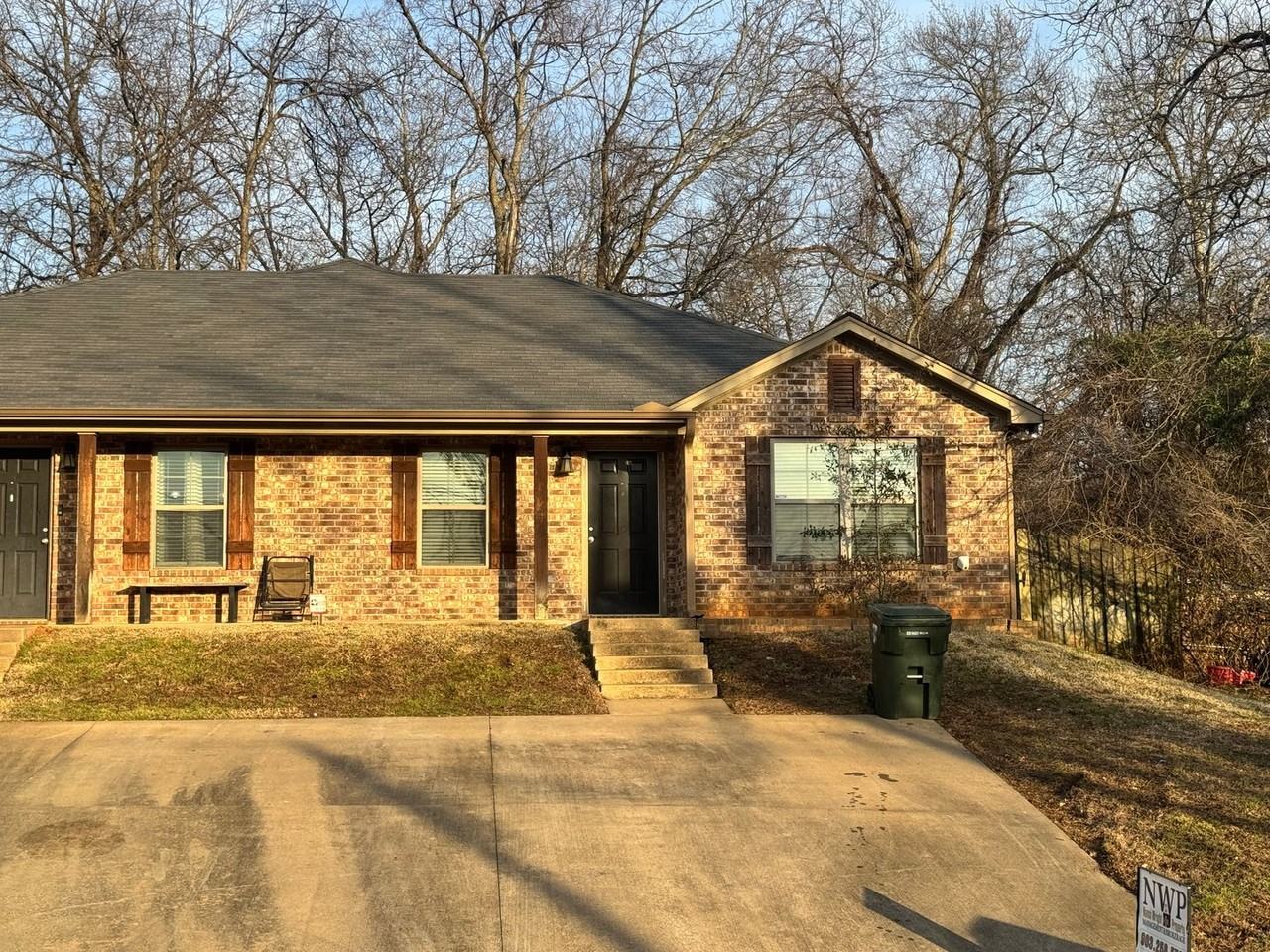 516 S Baxter Ave - Photo 2 of 19