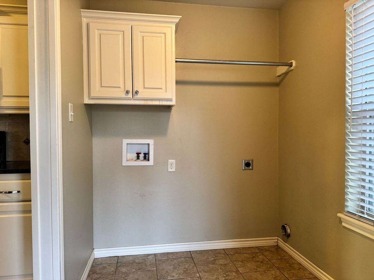 516 S Baxter Ave - Photo 7 of 19