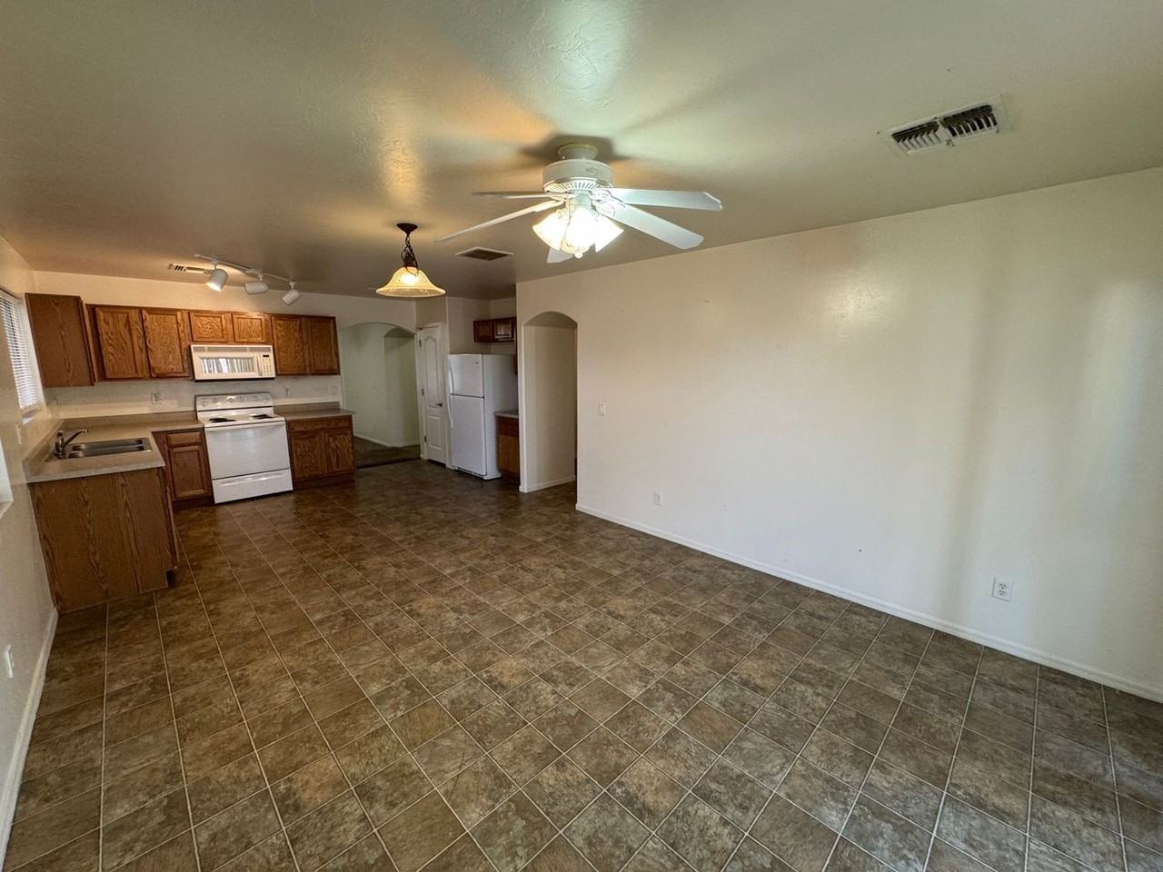 776 W Firehawk Dr - Photo 5 of 23