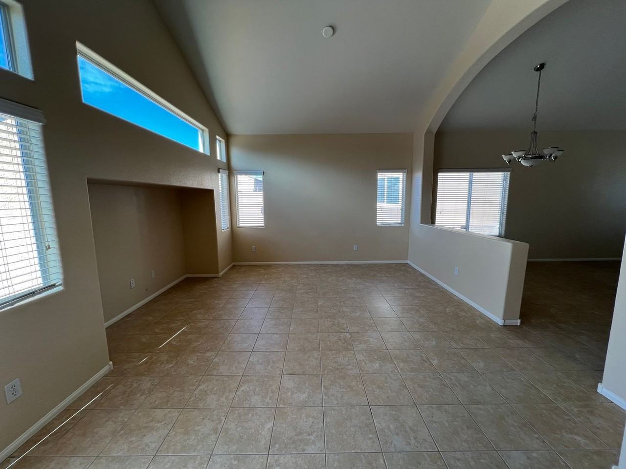 6313 Sterling Cap St - Photo 3 of 28