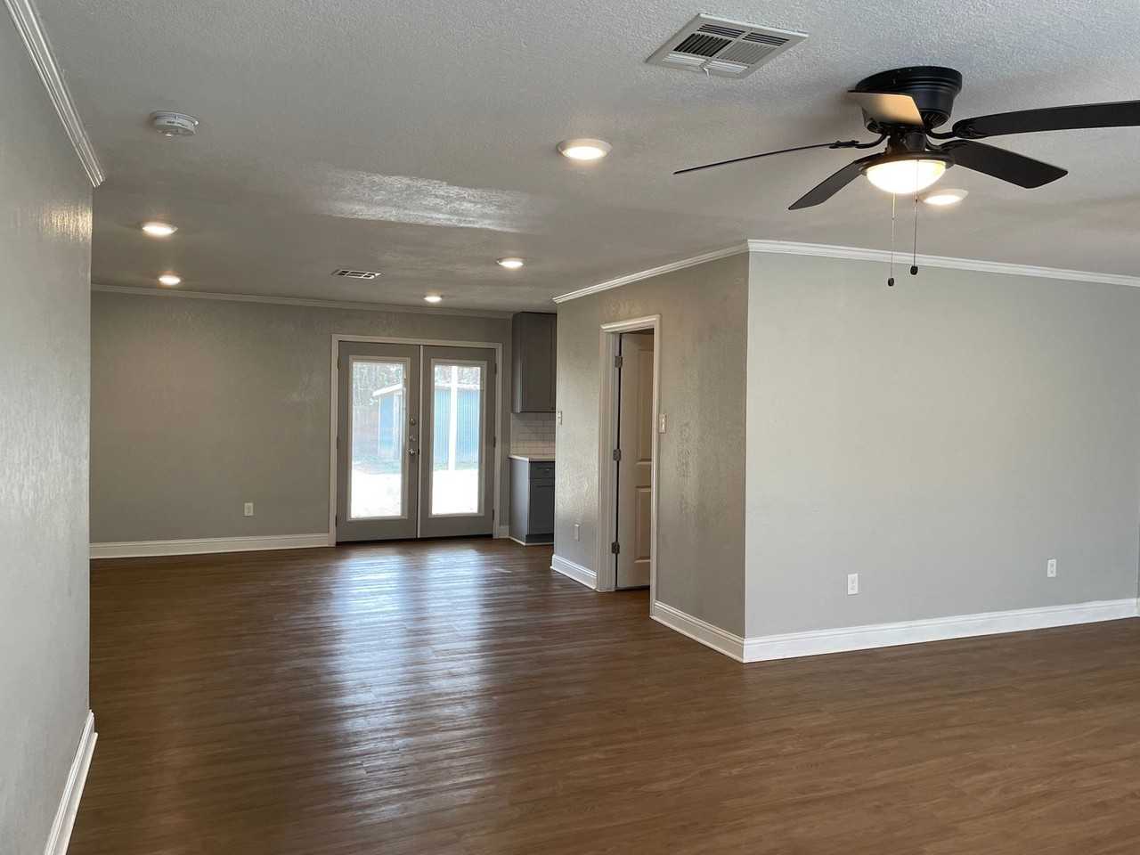 3408 Wingate Dr - Photo 3 of 21