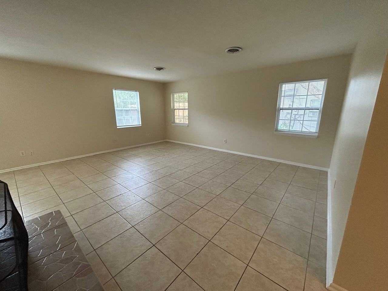 2441 Fifeshire Dr - Photo 7 of 27