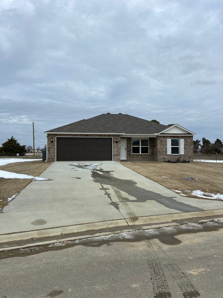 3622 Hargis Dr - Photo 4 of 20