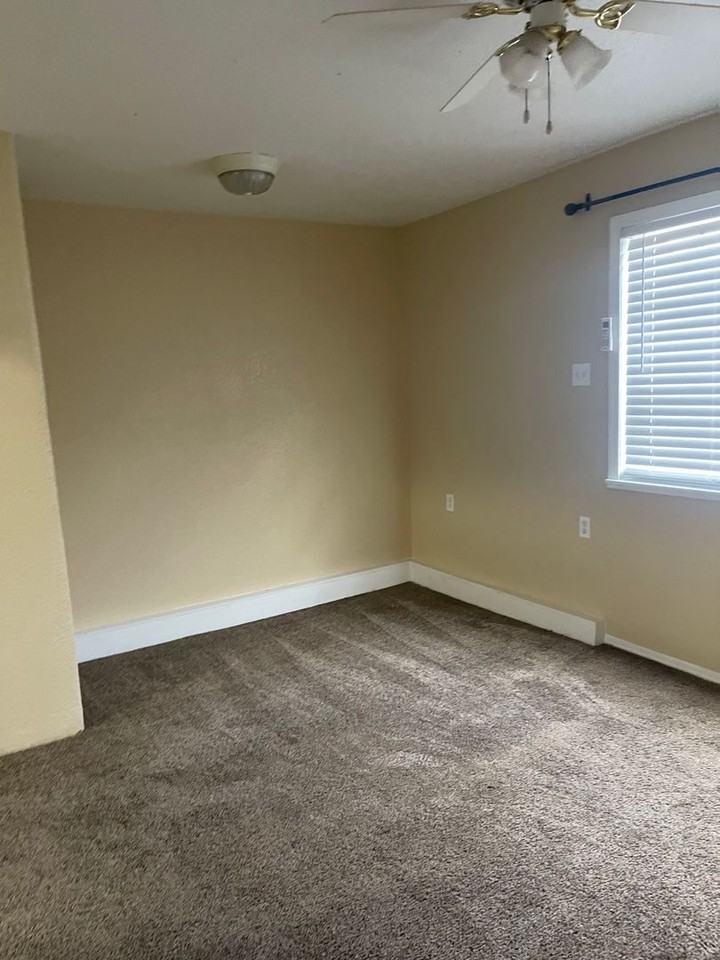 5216 Los Arboles Ave Ne - Photo 2 of 18