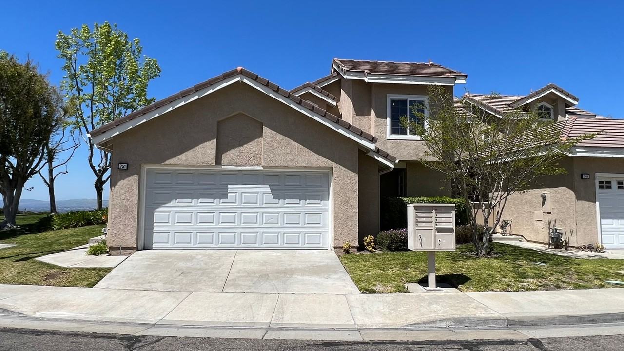 751 S Tourmaline Ct - Photo 2 of 30