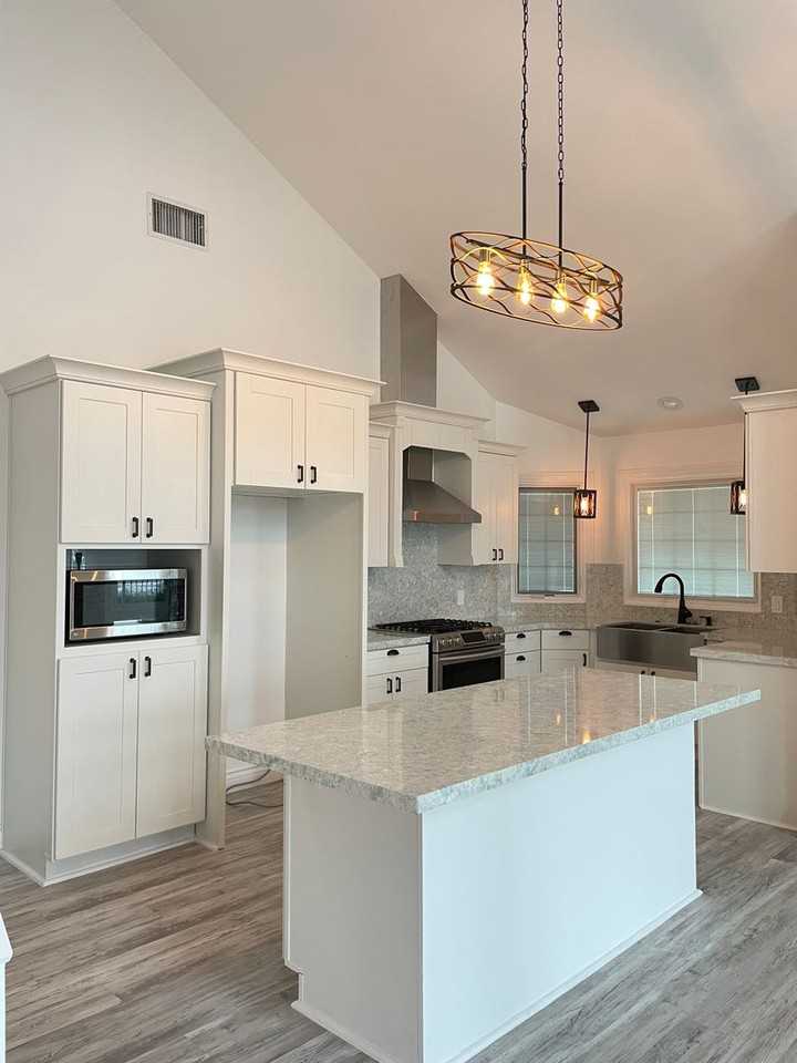 751 S Tourmaline Ct - Photo 7 of 30