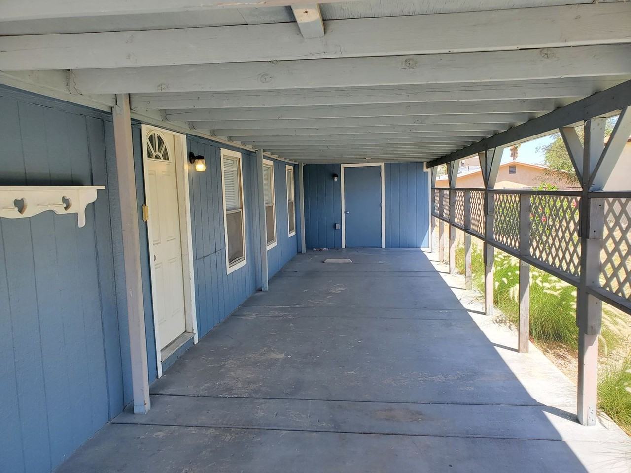 705 Citrus St - Photo 2 of 10