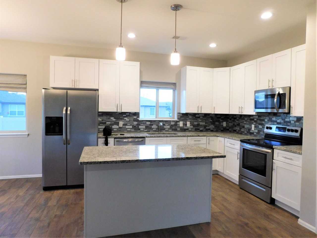 450 Florence Rd - Photo 2 of 18