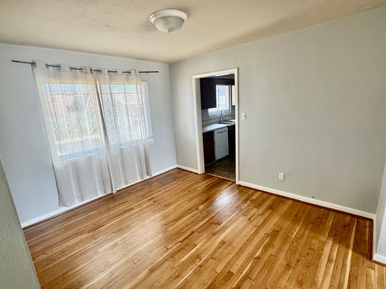 4705 Nuttfield Ln - Photo 5 of 19