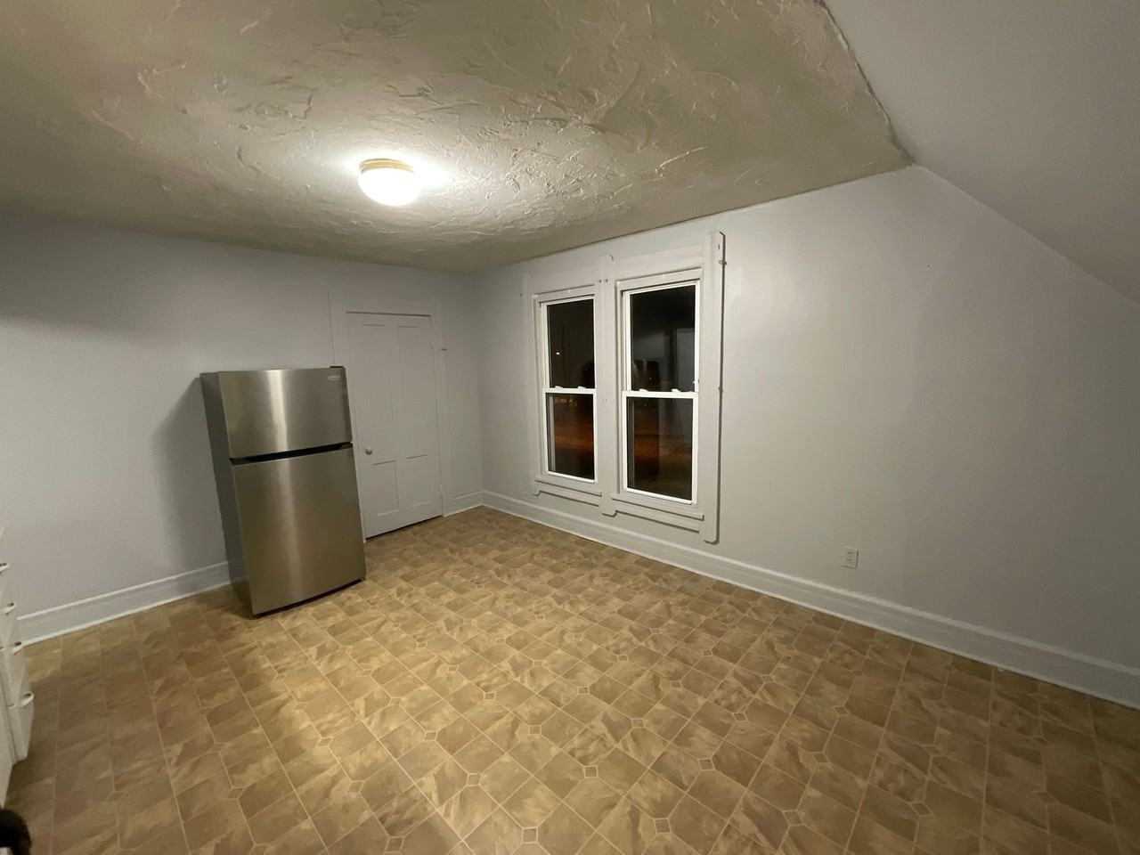 211 5th St - Photo 3 of 14