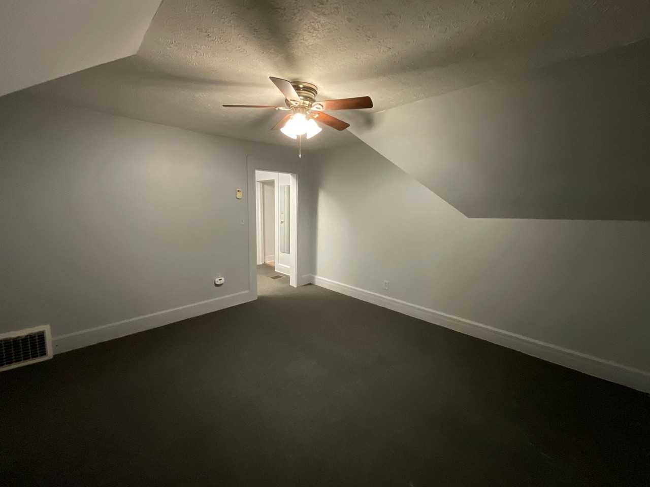 211 5th St - Photo 5 of 14