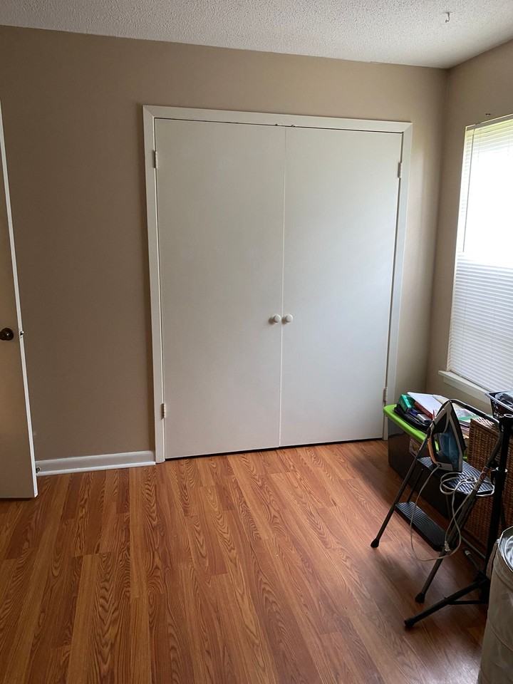 2 Bed 1 Bath Duplex - Photo 4 of 8