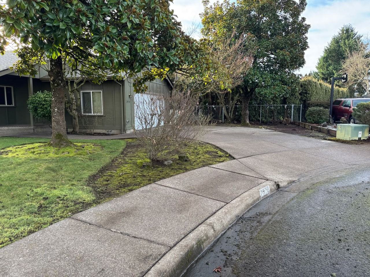 2970 Gilham Rd - Photo 3 of 33