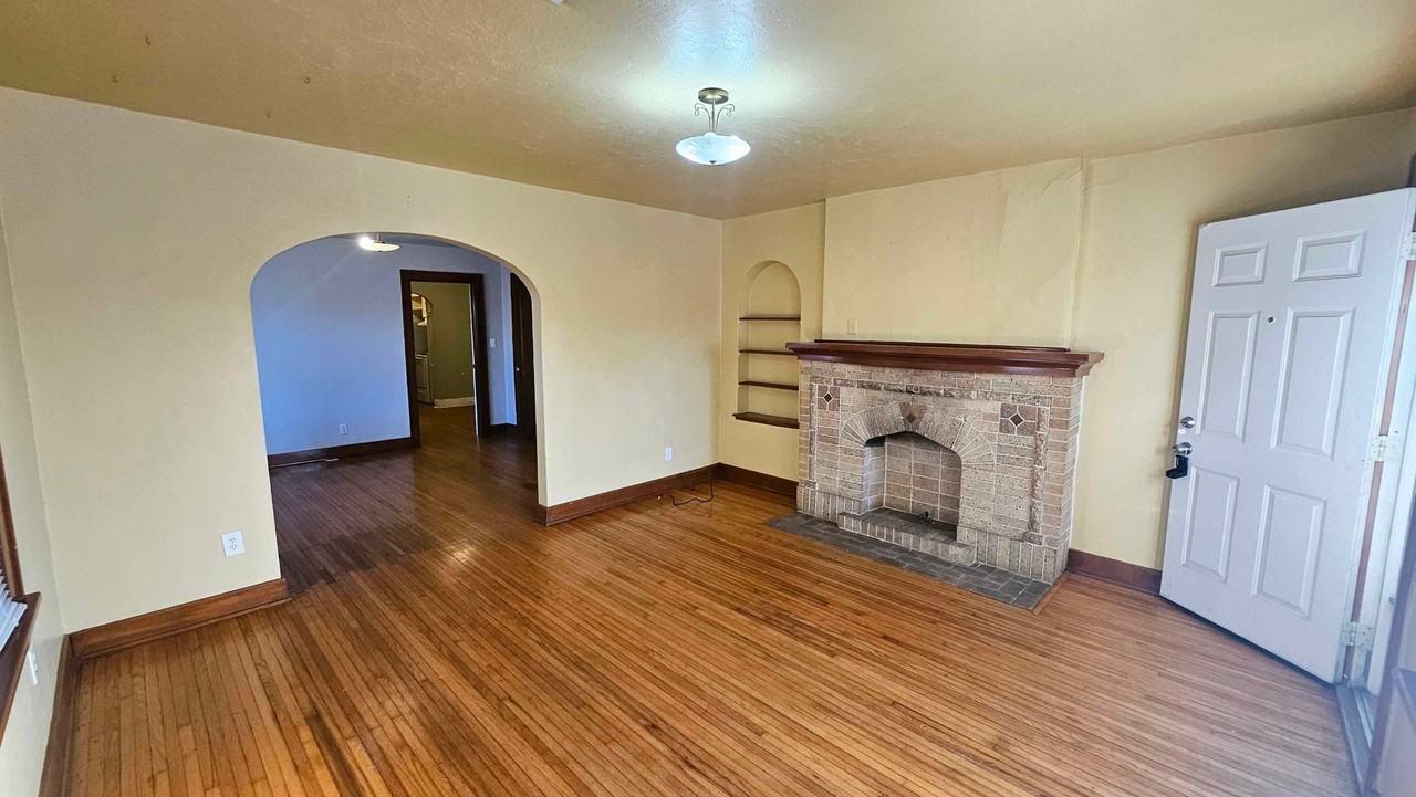 2429 W Park Pl - Photo 4 of 18