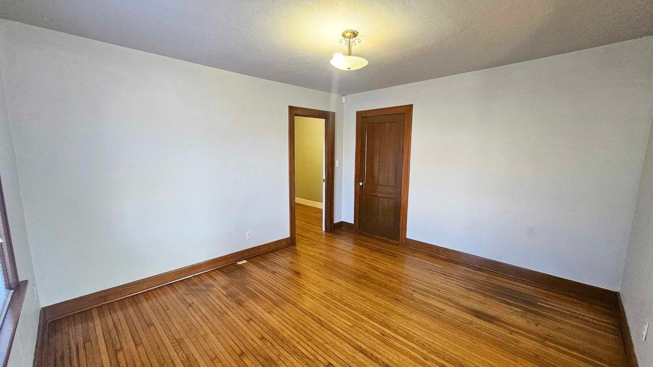 2429 W Park Pl - Photo 7 of 18