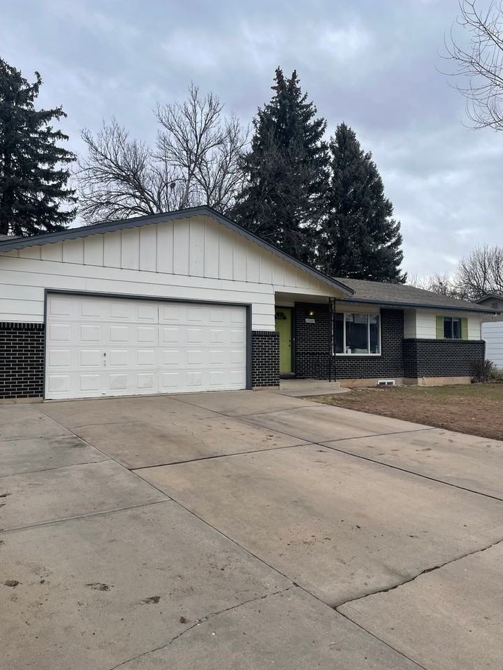 1300 Ponderosa Dr - Photo 2 of 13