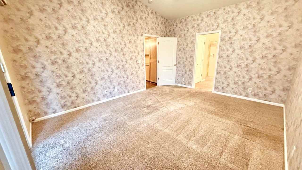 241 N Helm Ave - Photo 7 of 21