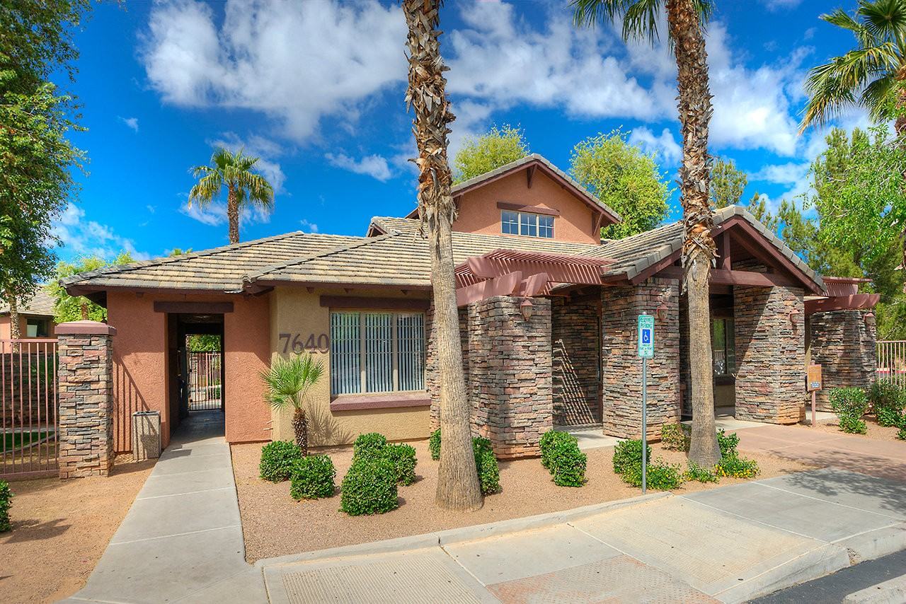 San Clemente Apartments - Photo 4 of 19