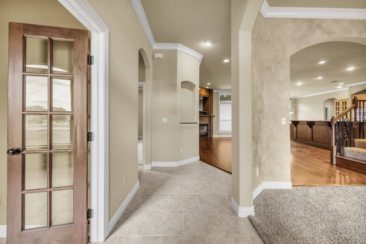 14651 S Gary Ave - Photo 4 of 50