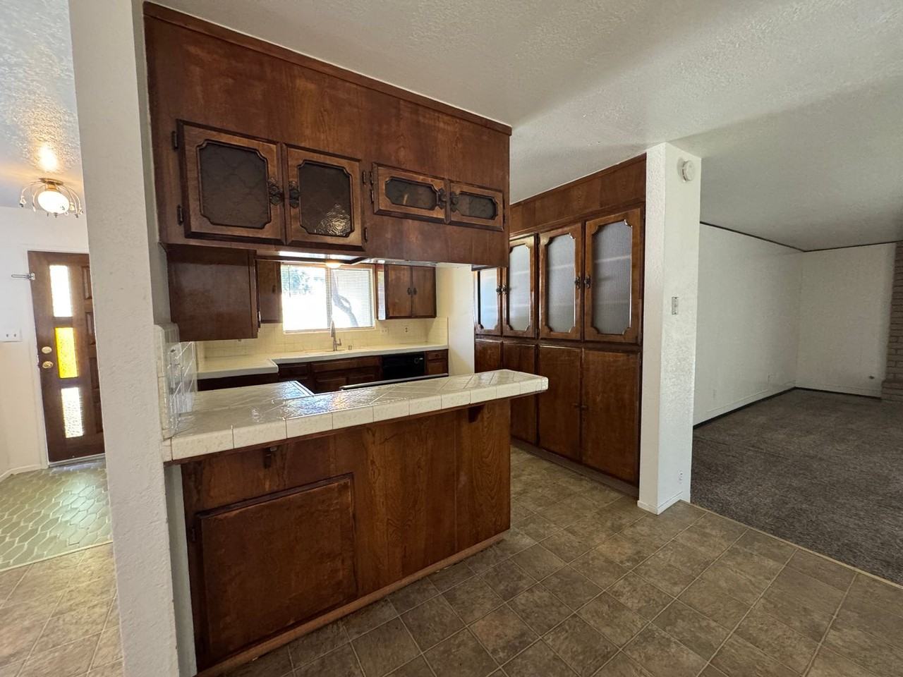 160 Patricia Ave - Photo 5 of 30