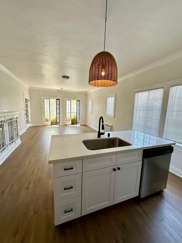 2616 1/2 Buckingham Rd - Photo 4 of 17