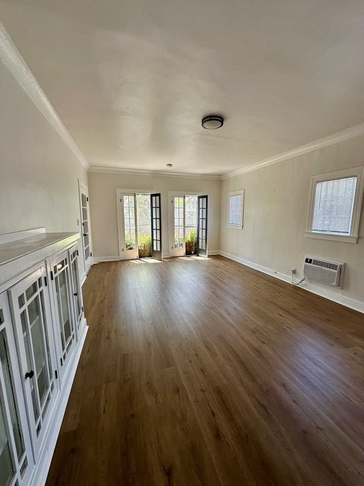 2616 1/2 Buckingham Rd - Photo 5 of 17