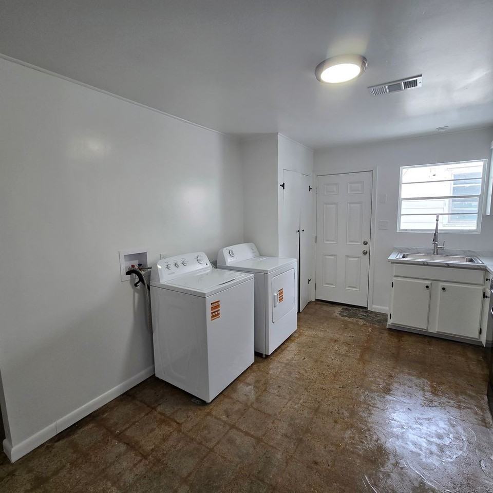 701 Mclain St - Photo 2 of 16