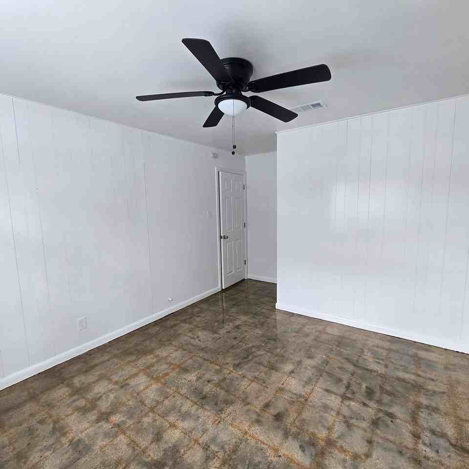 701 Mclain St - Photo 7 of 16