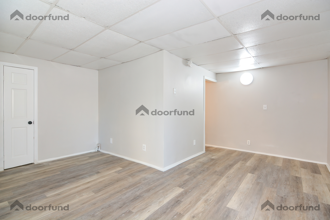 11 Main Street Pittsfield - Photo 2 of 27