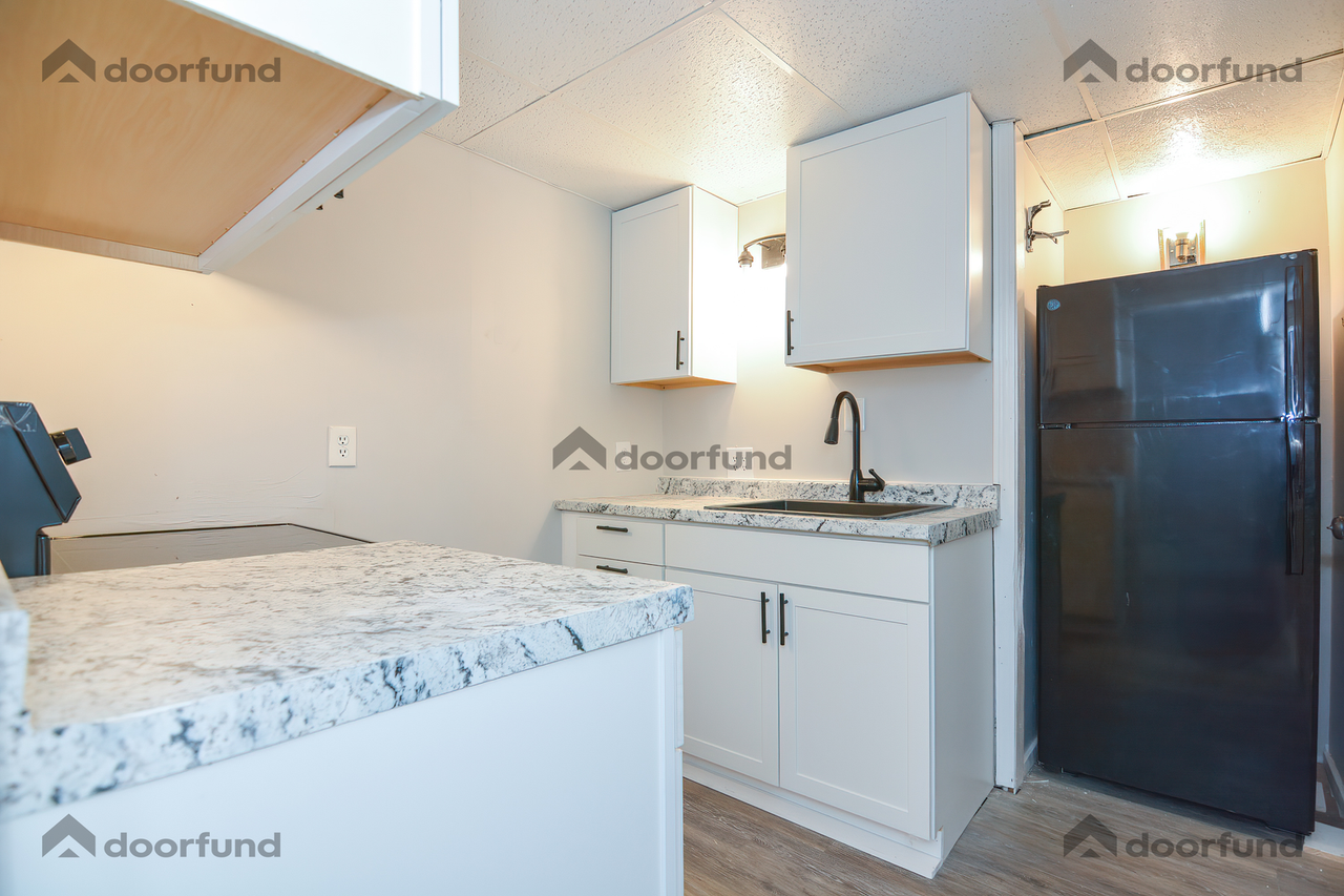 11 Main Street Pittsfield - Photo 3 of 27