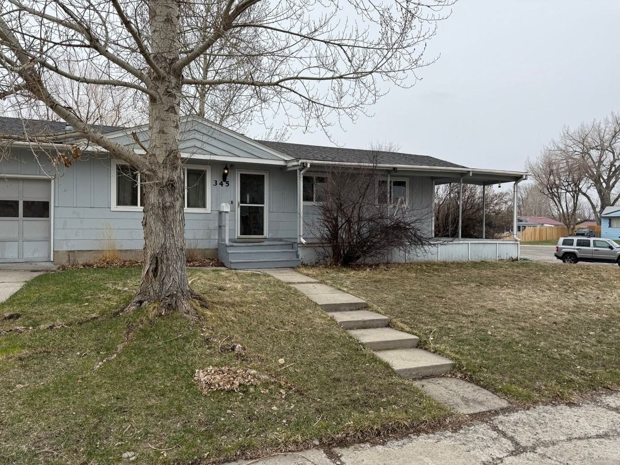 345 Hedges St - Photo 2 of 50