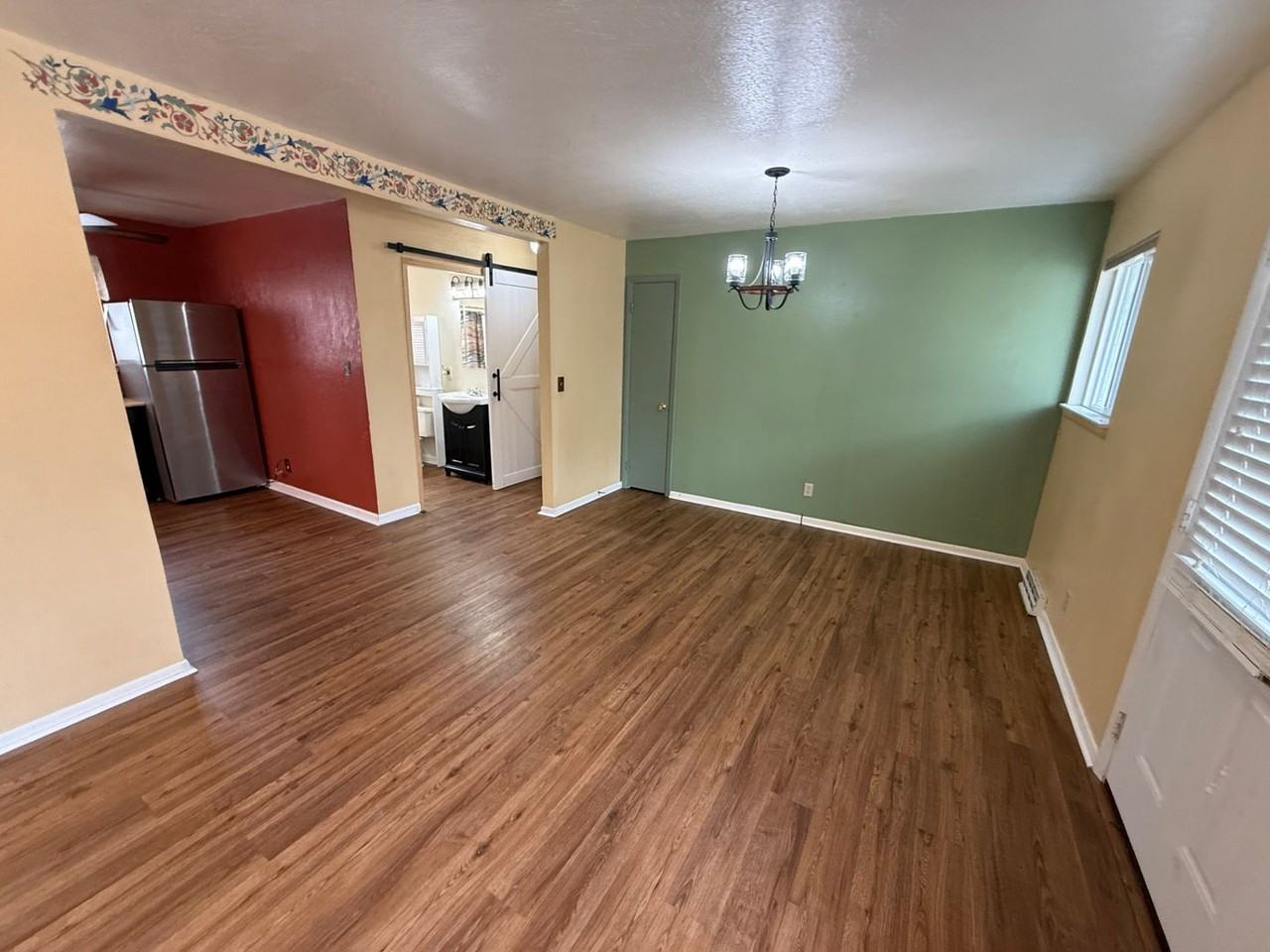 345 Hedges St - Photo 6 of 50