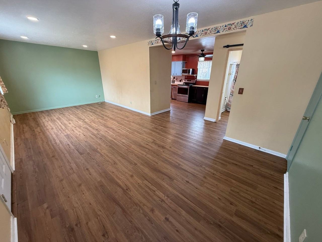 345 Hedges St - Photo 7 of 50