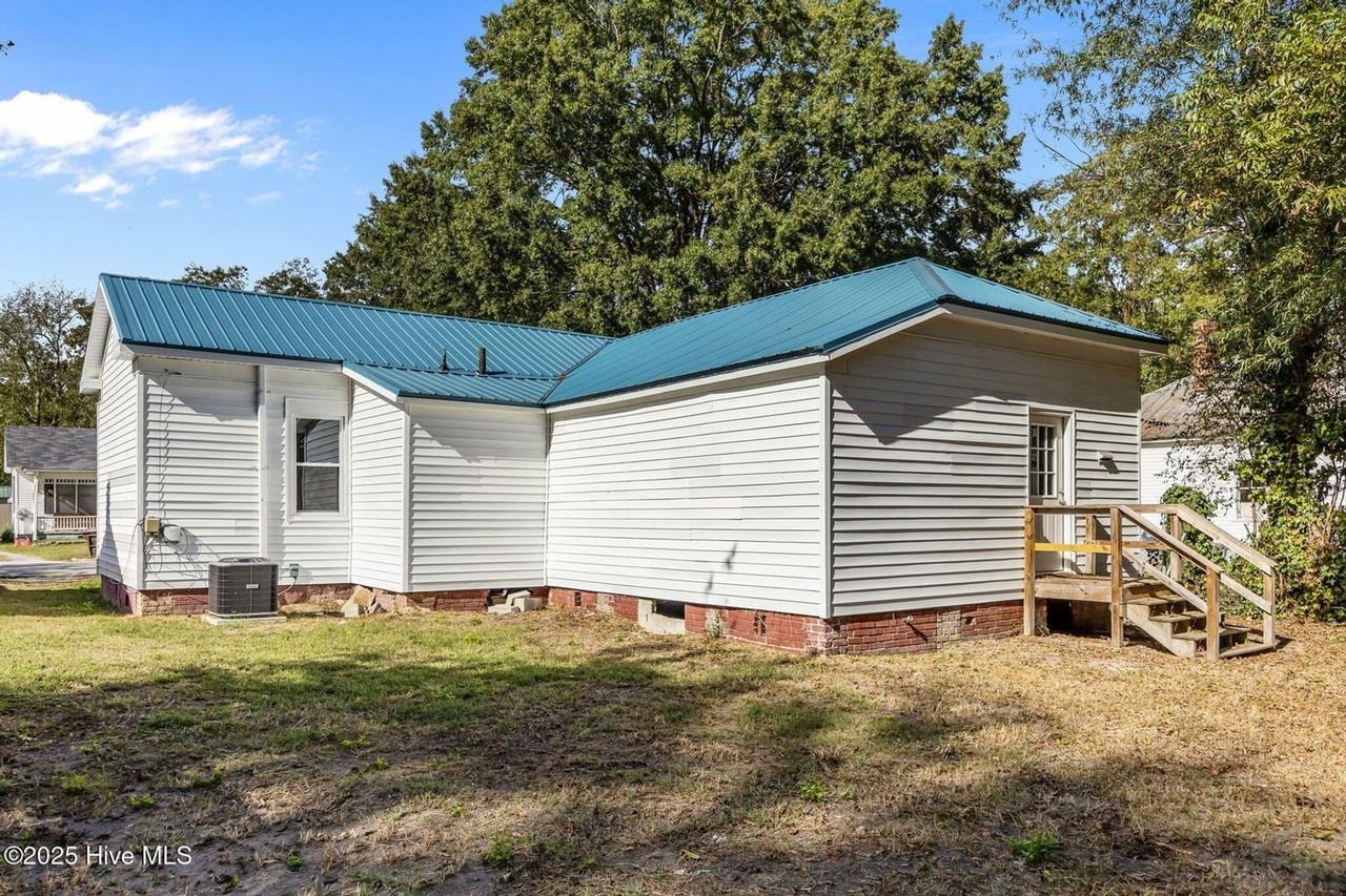 505 W Walnut St - Photo 4 of 19