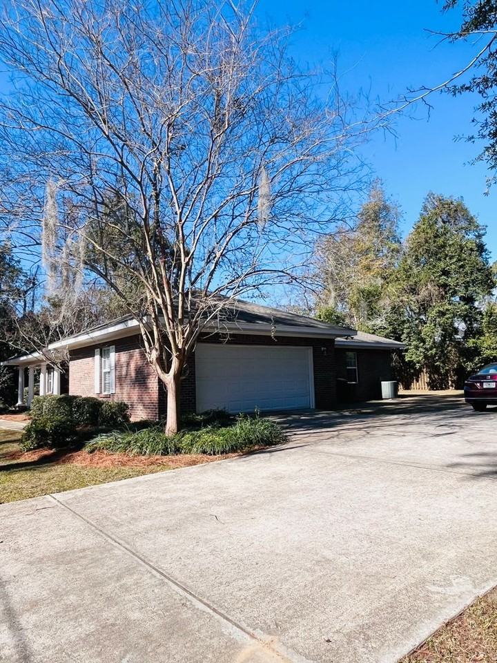 1000 Cherry Laurel St - Photo 2 of 19