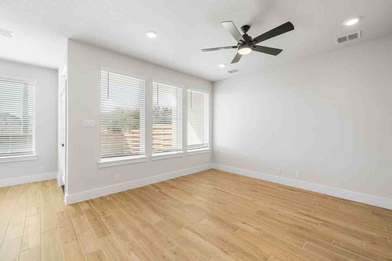 13616 Giovannis Gdn - Photo 5 of 39