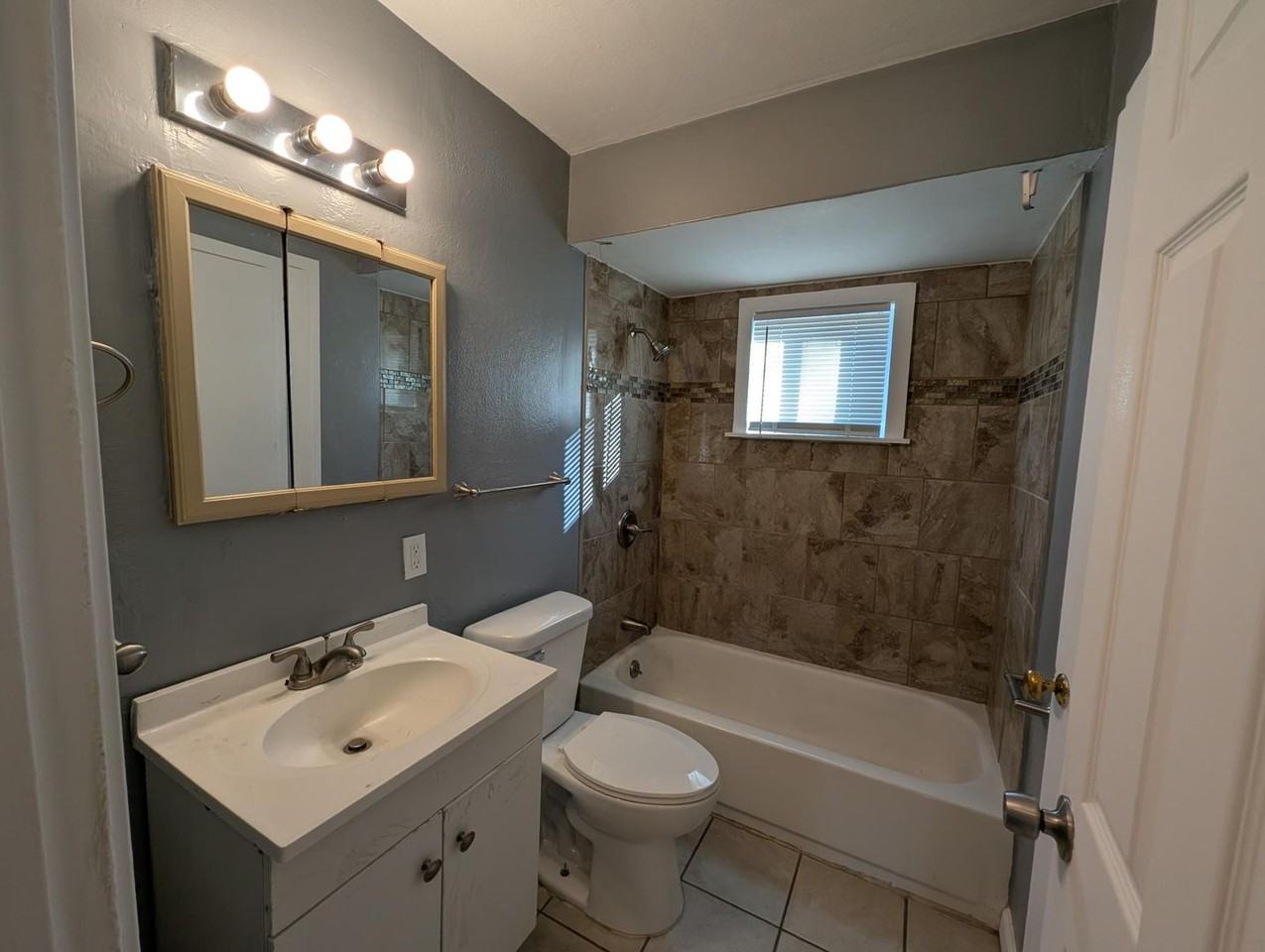 6808 Larry Ln - Photo 7 of 11